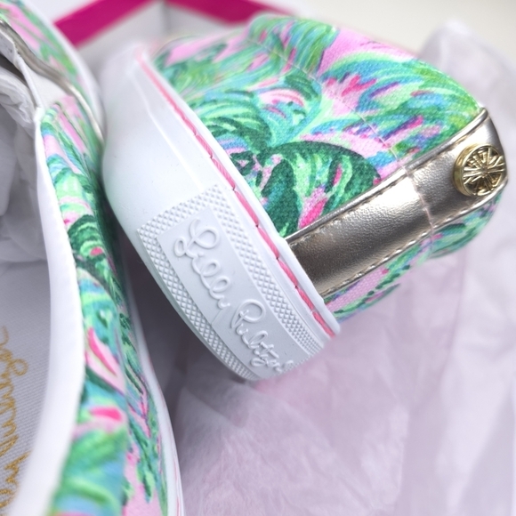 New Lilly Pulitzer Women's Palm Print Slip-On Shoes - Green and Pink Sz … - Picture 2 of 8